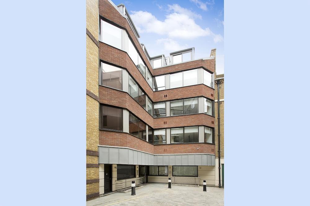 Red Lion Court By City2stay Londra